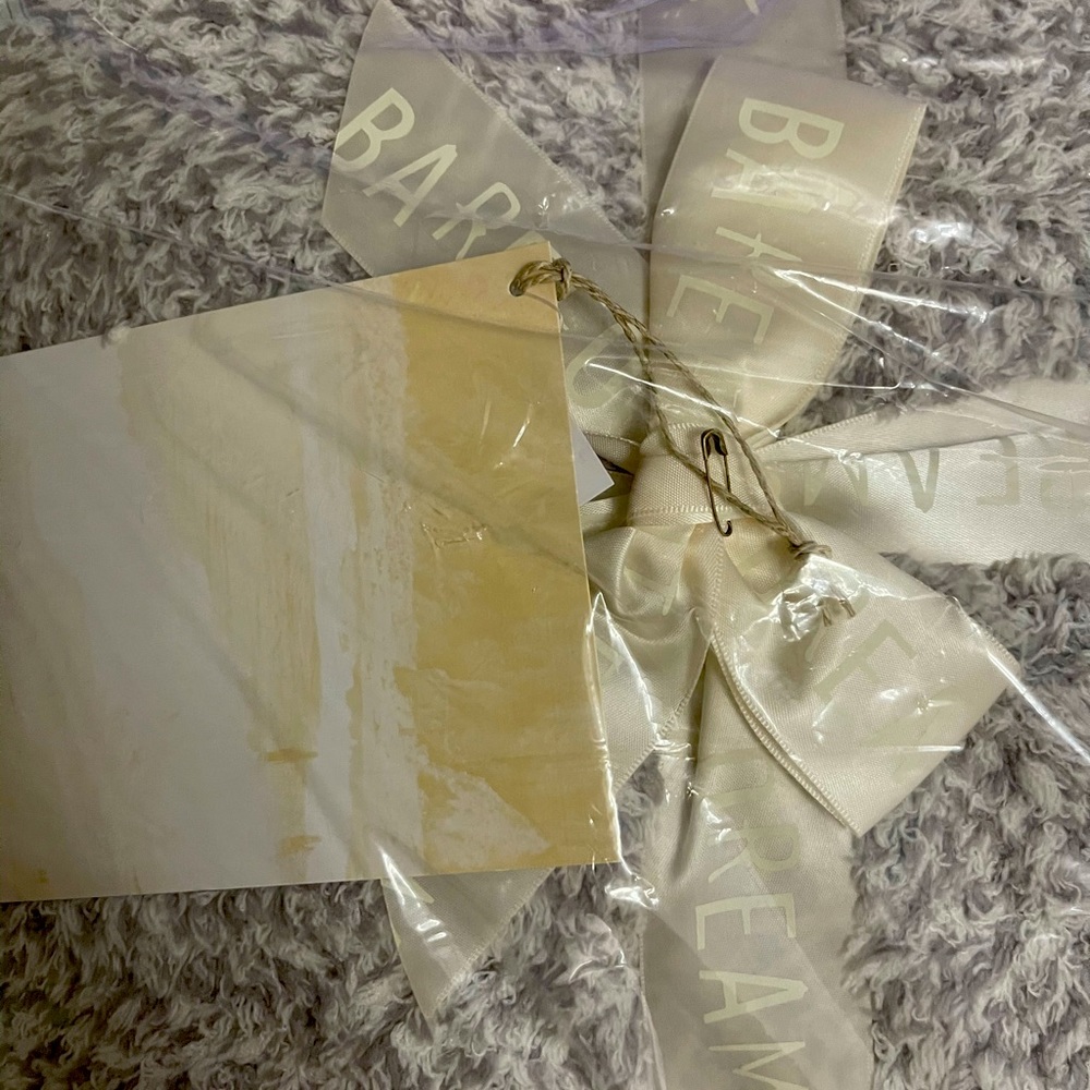 NWT Barefoot dreams blanket.